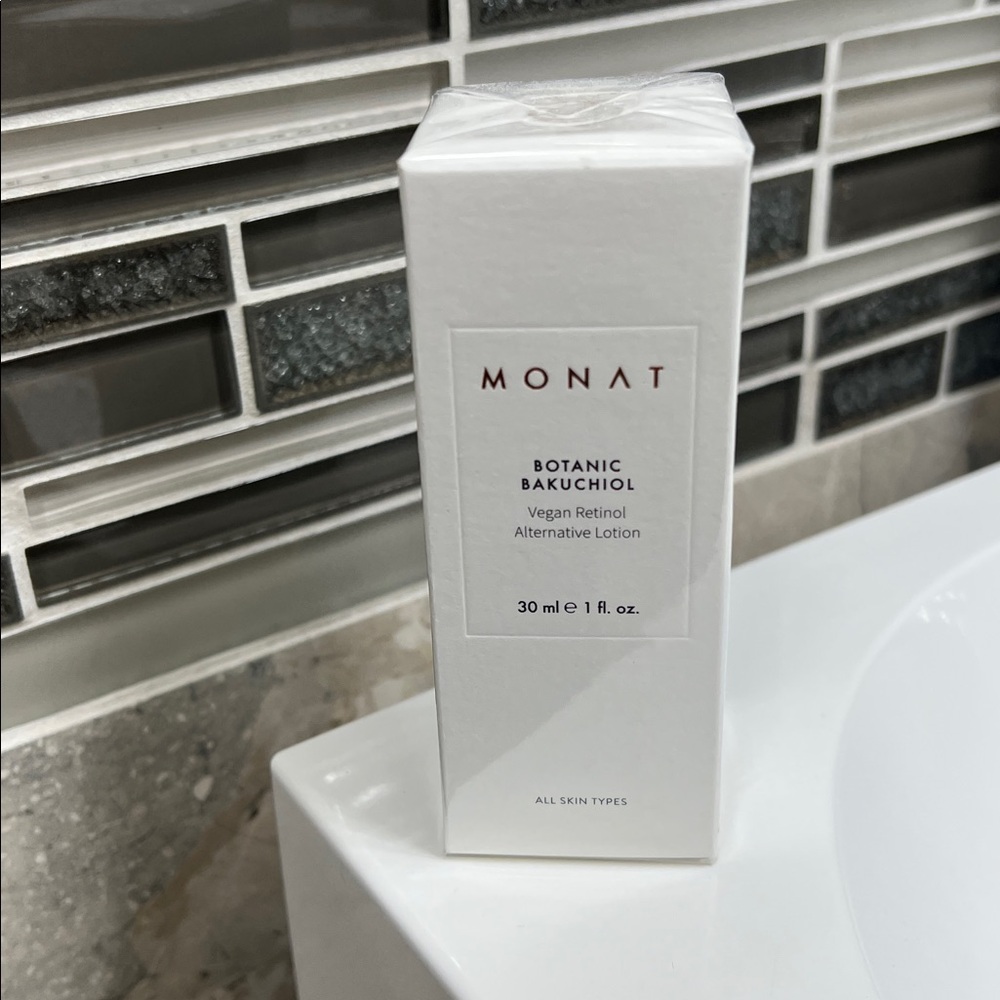 Monat Botanic Bakuchiol Vegan Retinol Lotion - White